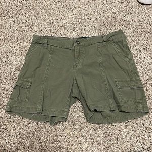 Woman’s Cargo Shorts - army green